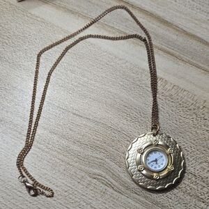 Vintage 80s Carvelle By Bulova Gold Tone Watch Pendant Necklace 💫